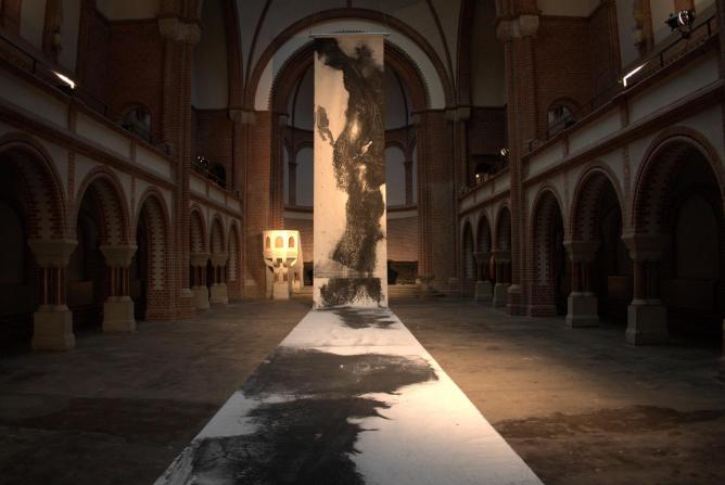 Bingyi’s monumental ink scroll displayed in a Berlin church, the artwork examined in Yue Yao’s Oxford essay.